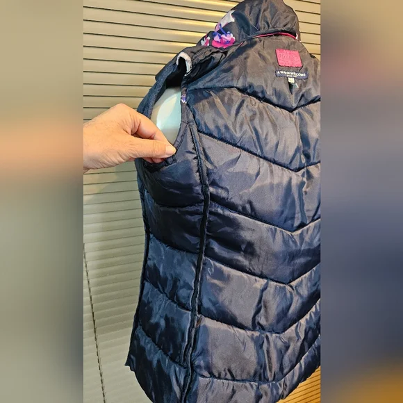 VGC Joules Merriton gilet RRP £55, fits UK size 8-10, quilted floral body warmer - Picture 9 of 16